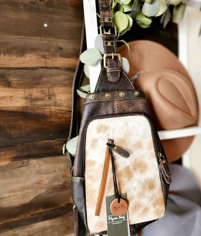 Santa Mesa Myra Sling Bag